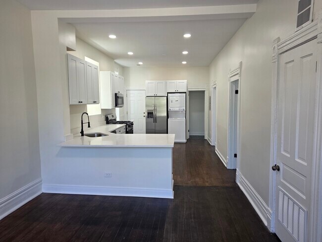Foto del edificio - 3444 S Western Ave