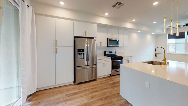 Foto del edificio - Delightful 3/2.5 condo in Rancho Cucamonga...