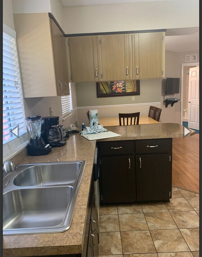 Photo - 1 bed/2 bath for rent/lease   2777-323A N.... House