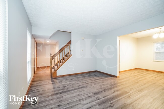 Building Photo - 819 Lindenhaven Ct