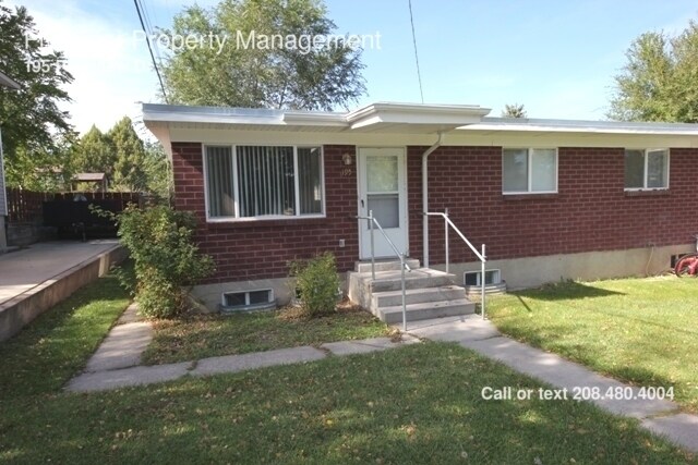 Primary Photo - 195 Parkview Dr