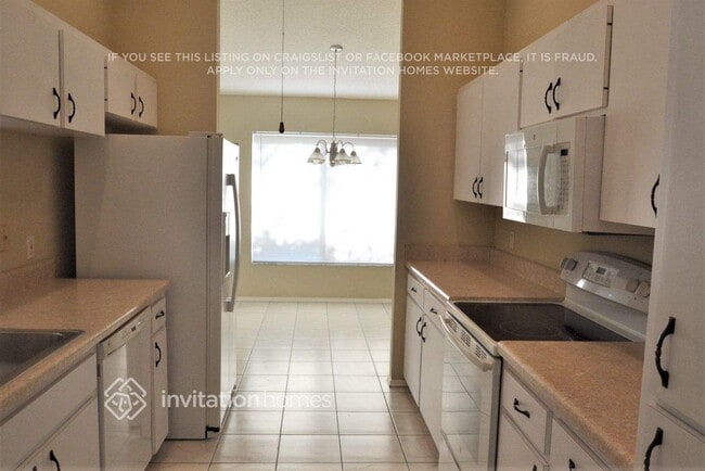 Building Photo - 433 Lake of the Woods Dr