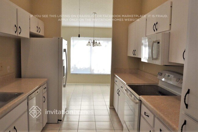 Foto del edificio - 433 Lake of the Woods Dr