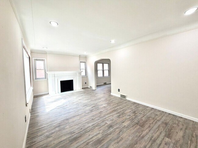 Foto del edificio - 16822 Robson St