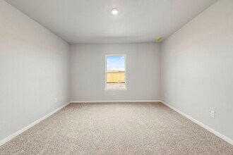 Building Photo - 6425 Winter Elm St