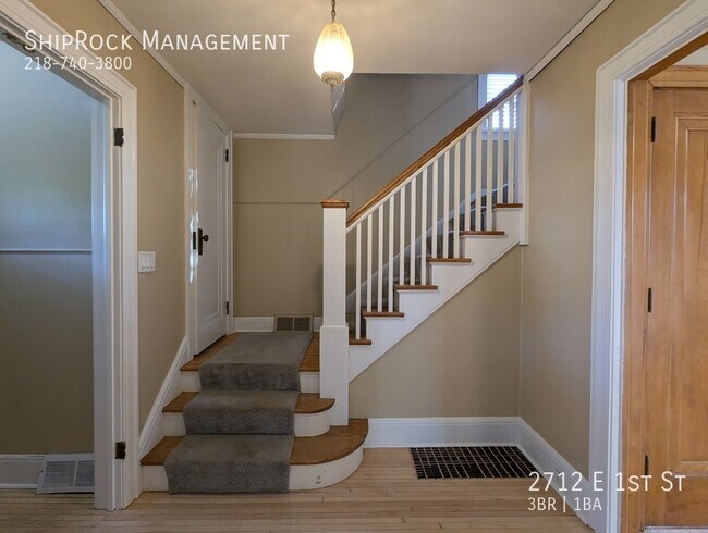 Foto del edificio - 2712 E 1st St