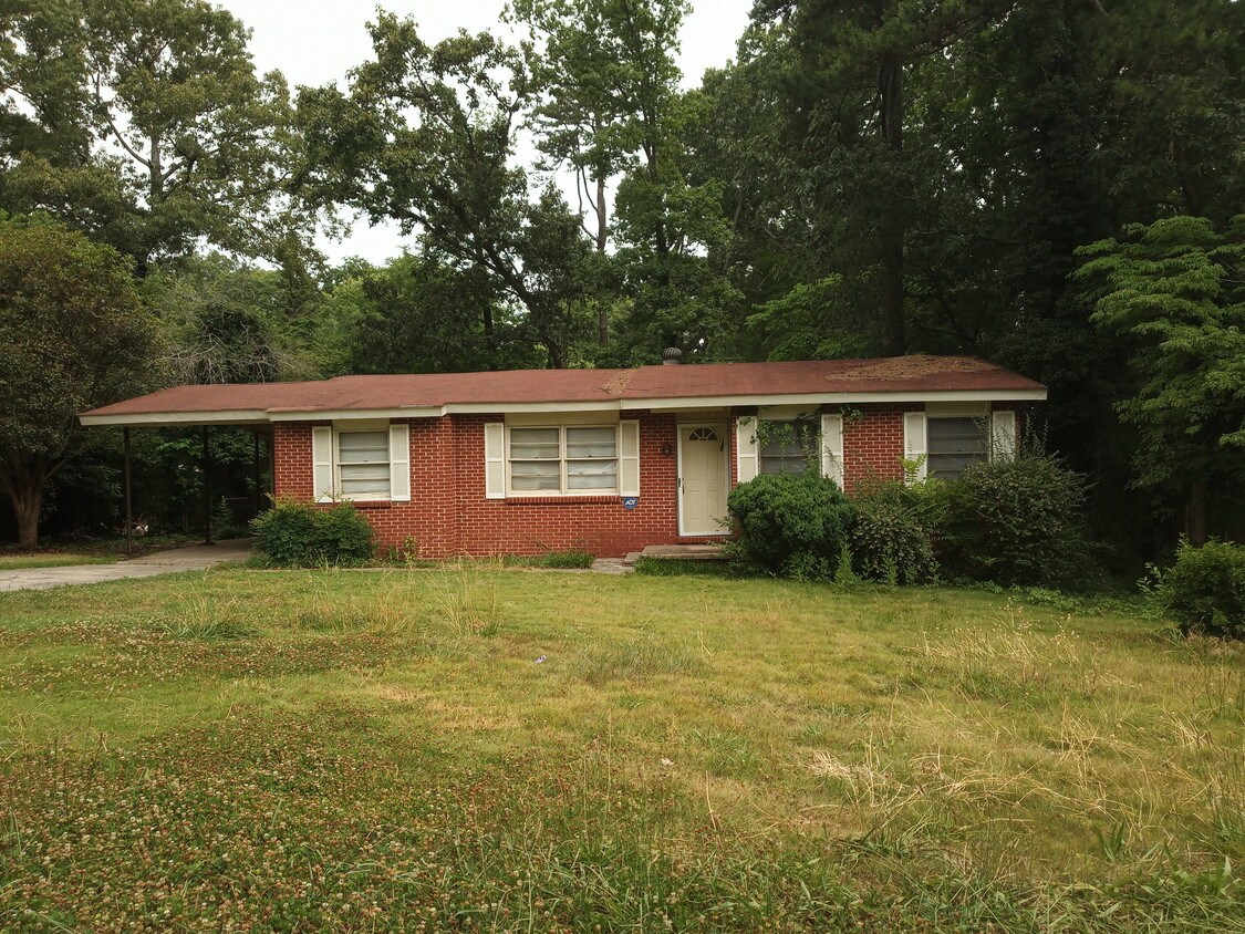412 13th Terrace NW, Center Point, AL 35215 House for Rent in Center