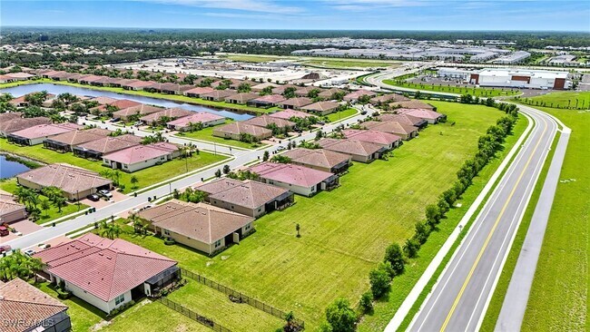 Building Photo - 1676 Alameda Dr