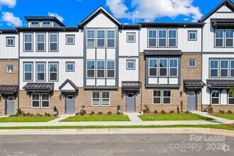 Building Photo - 3236 Stelfox St