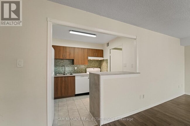 Building Photo - 50 Elm Dr E