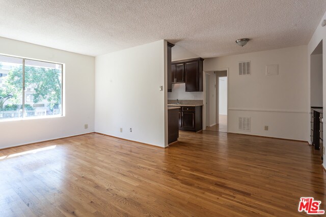 Building Photo - 1043 curson
