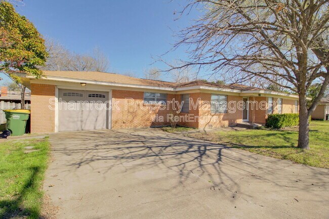Foto del edificio - 315 Estates Dr