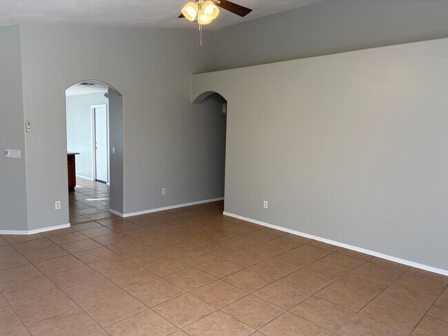 Foto del edificio - 2300 E 37th Ave