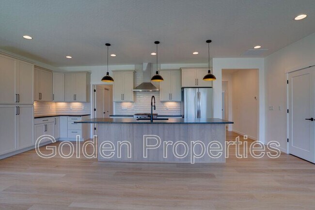 Building Photo - 7768 N Girard Cir
