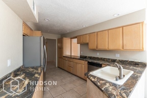 Building Photo - NOW AVAILABLE! 9516 De Vargas Loop Ne, Alb...