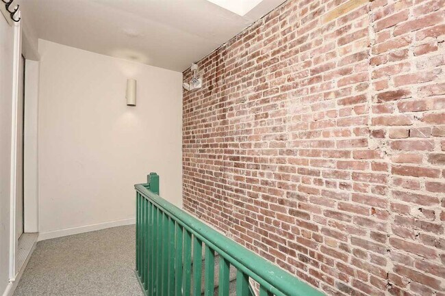 Foto del edificio - 626 Park Ave