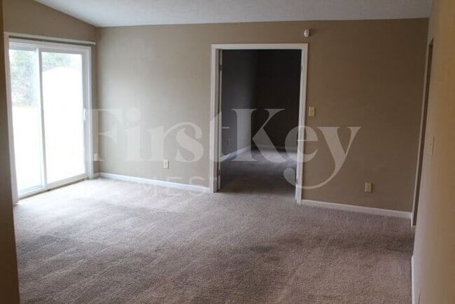 Foto del edificio - 2923 Grassy Creek Dr