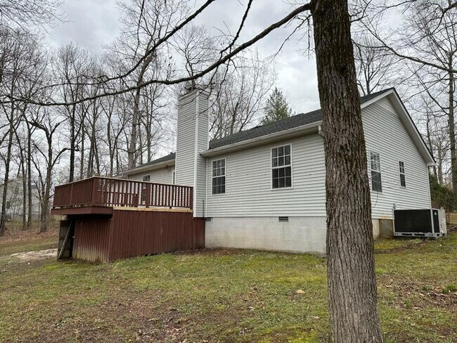 Building Photo - 109 Oakwood Cir