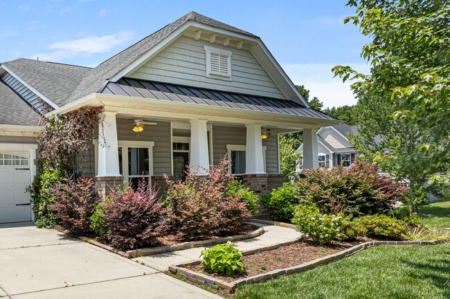 Building Photo - 4006 Fall Oak Terrace