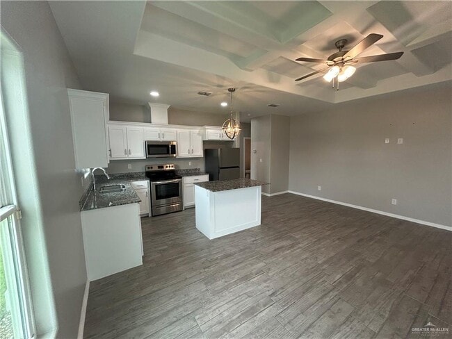 Building Photo - 13 Stauffers St