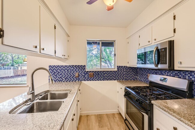 Foto del edificio - Adorable House in South Austin!