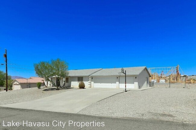 Building Photo - 3 br, 2 bath House - 2455 College Dr