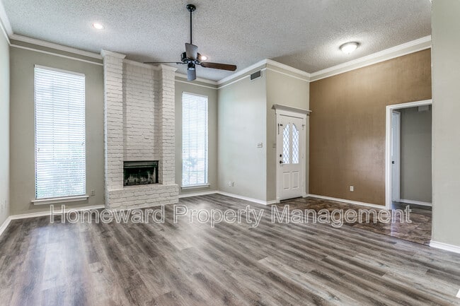 Photo - 2621 Cummings Dr Apartment