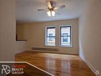 Building Photo - 813 W Cornelia Ave