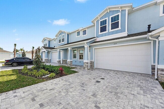 Foto del edificio - New Construction Townhome in Countryside