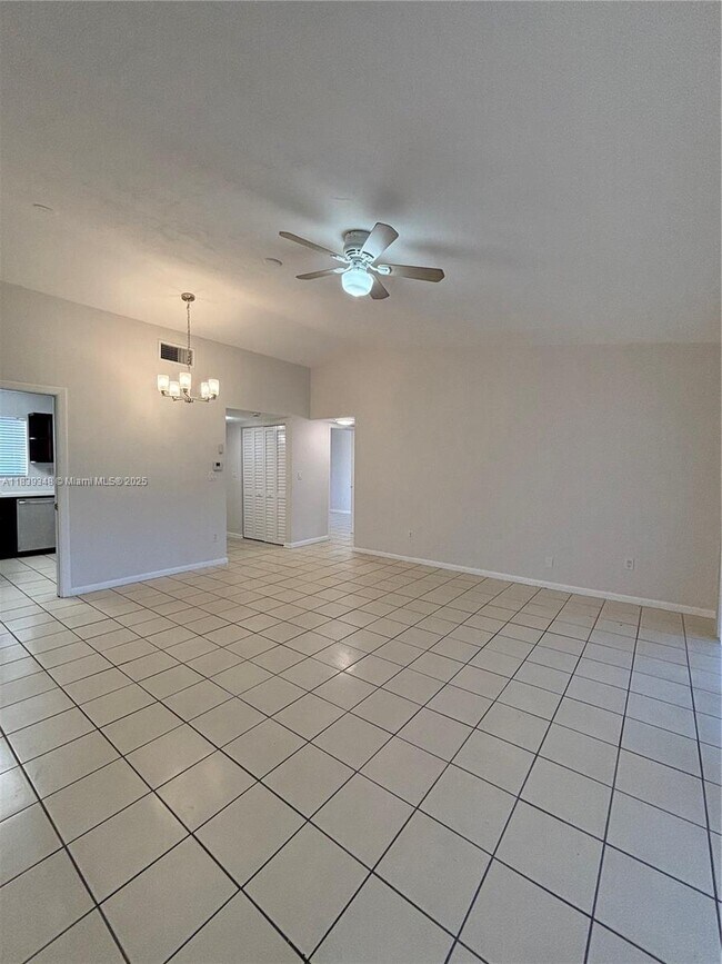 Foto del edificio - 12335 SW 110th South Canal St Rd