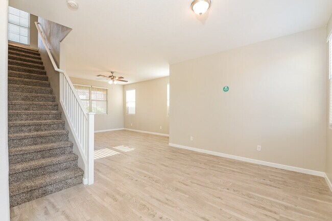 Foto del edificio - 580 Bayo Canyon Ct