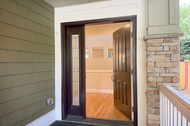 Foto del edificio - 5Bd/2.75Ba Sammamish Home