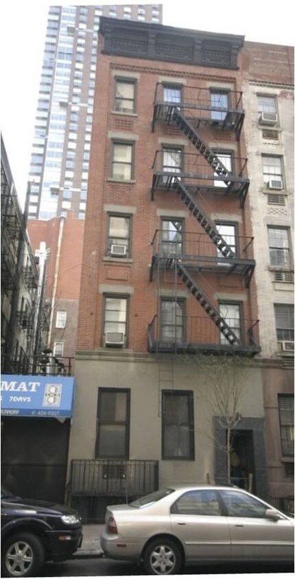 Building Photo - 354 E 89th St