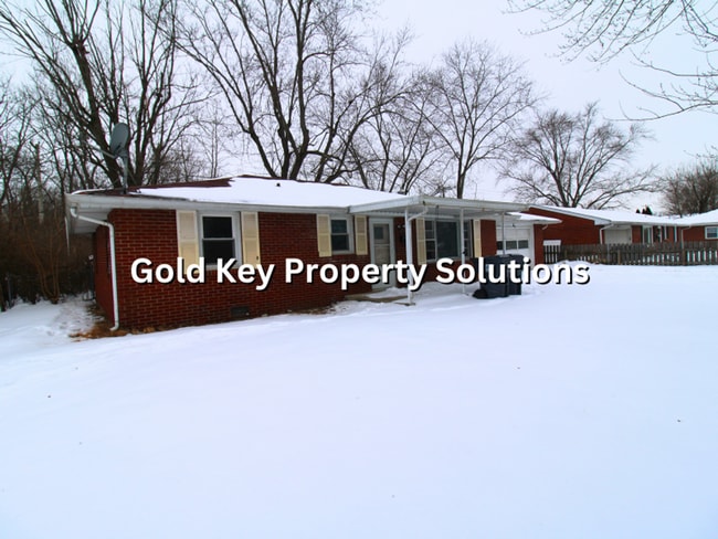 Building Photo - 3 Bedroom 1 Bath Brick Ranch Home w/ Fenced Backyard (SECTION 8 APPROVED)