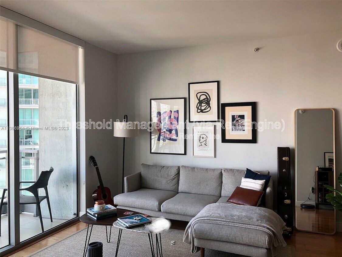 Primary Photo - 90 SW 3rd St