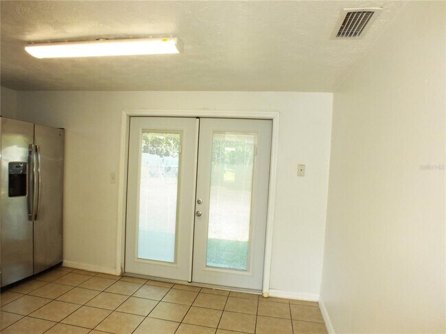 Building Photo - 910 27th St Ct E