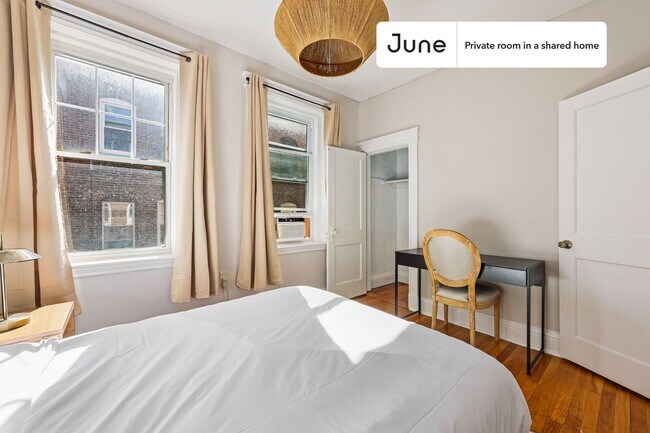 Foto del edificio - Room in Shared 3 bed/1 bath home