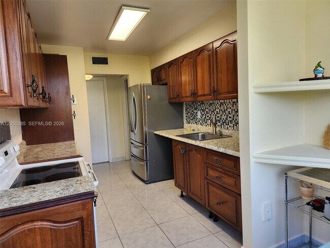 Building Photo - 250 180th Dr
