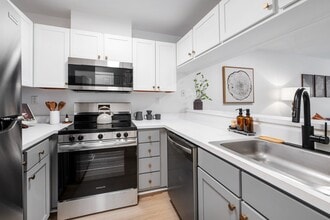 Building Photo - Everbend