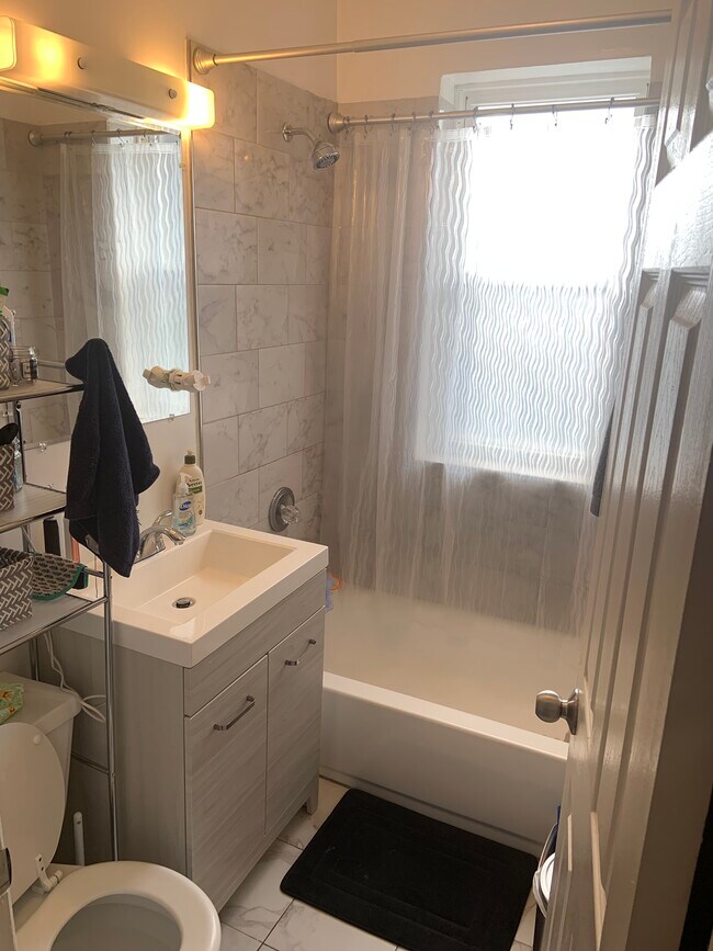 Bathroom - 4857 N Lawndale Ave