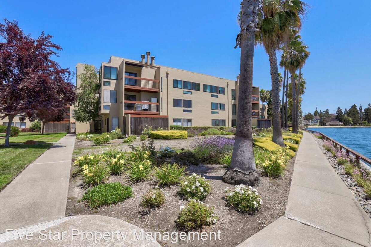 Primary Photo - 3 br, 2 bath House - 916 Beach Park Blvd # 67