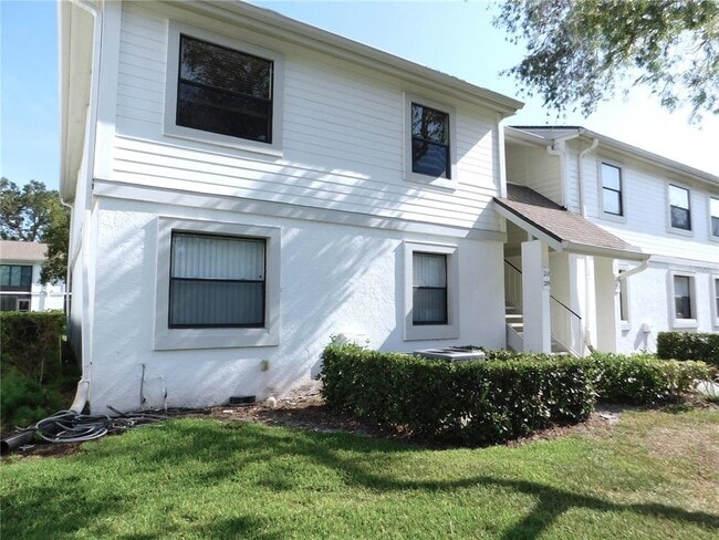 Building Photo - 209 Meadow Ln