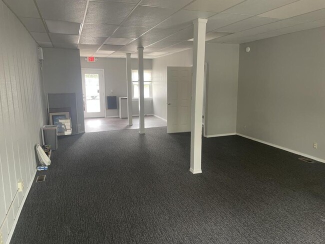 Building Photo - 399 E Main St