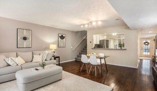 Building Photo - Charming 3-bed, 2.5-bath Condo for Rent!