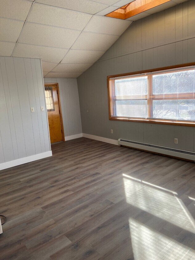 Foto principal - 225 W 5th St