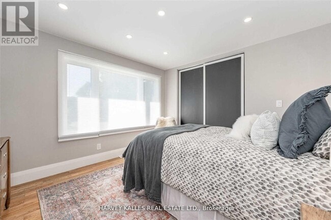 Building Photo - 26 Leyton Ave