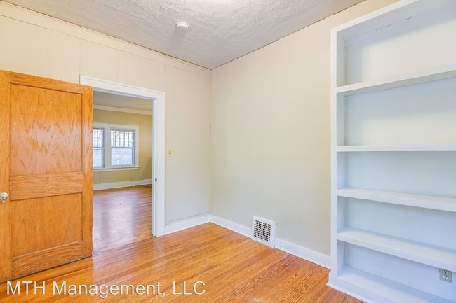 Building Photo - 5 br, 2 bath Apartment - 523 Dorothy Street