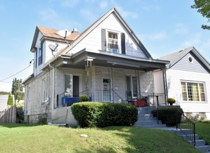 Building Photo - 2218 E Eden Pl