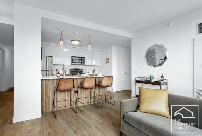 Foto del edificio - 348 E Illinois St