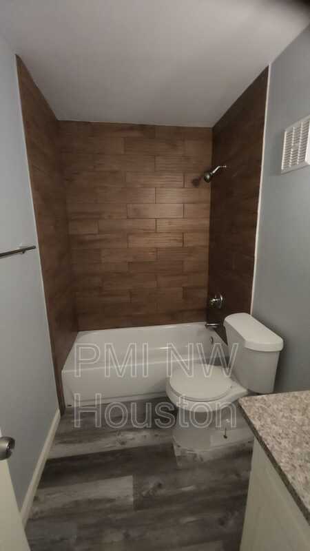 Building Photo - 2677 Gessner Rd